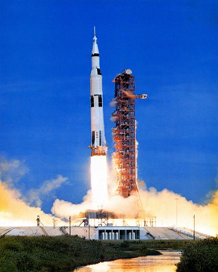 picture of apollo 15 rocket